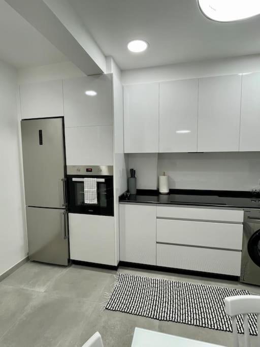 Gris Parking A Menos De 1 Min A Pie Vigo Ngoại thất bức ảnh